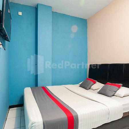 J&B Rooms Pramuka Jakarta Mitra Reddoorz Luaran gambar