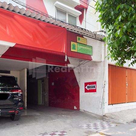 J&B Rooms Pramuka Jakarta Mitra Reddoorz Luaran gambar