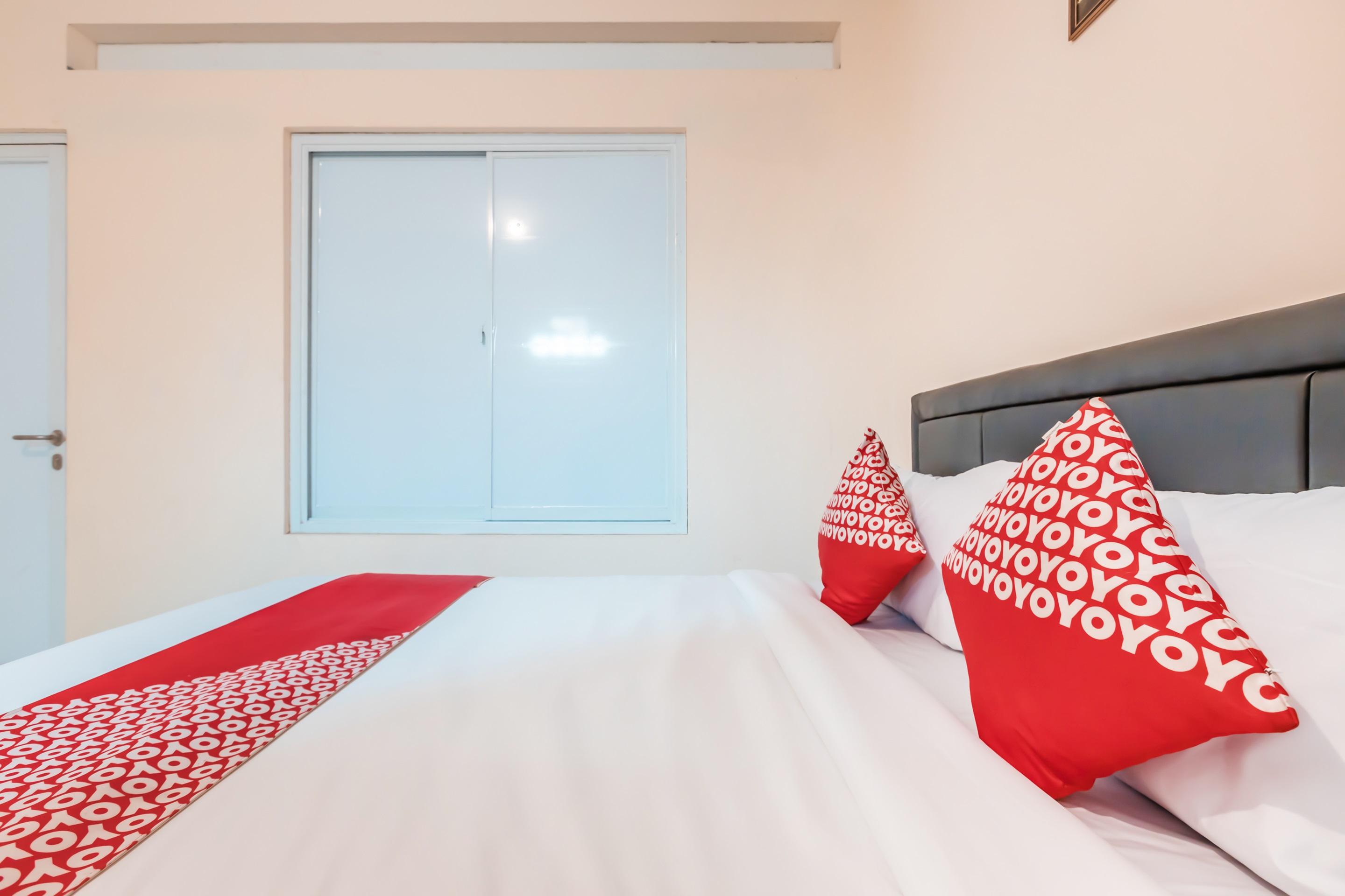 J&B Rooms Pramuka Jakarta Mitra Reddoorz Luaran gambar