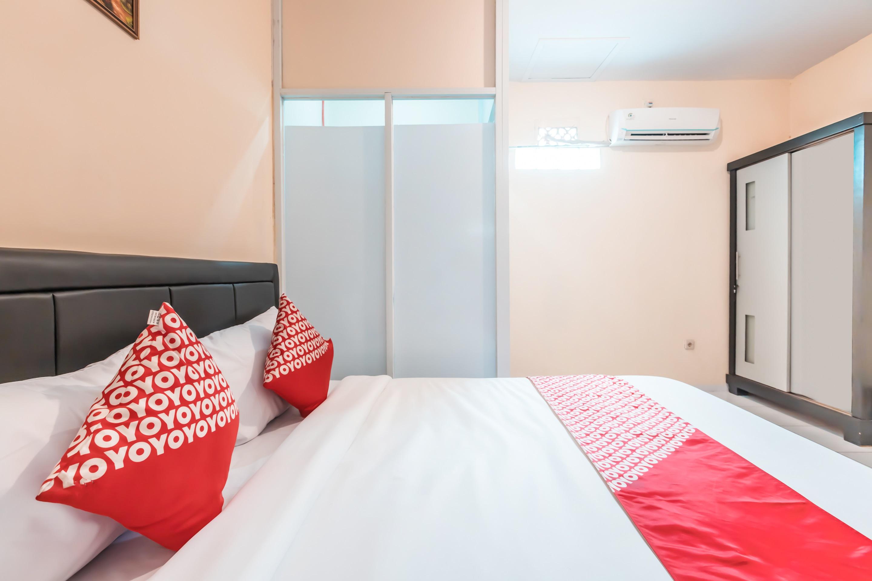 J&B Rooms Pramuka Jakarta Mitra Reddoorz Luaran gambar