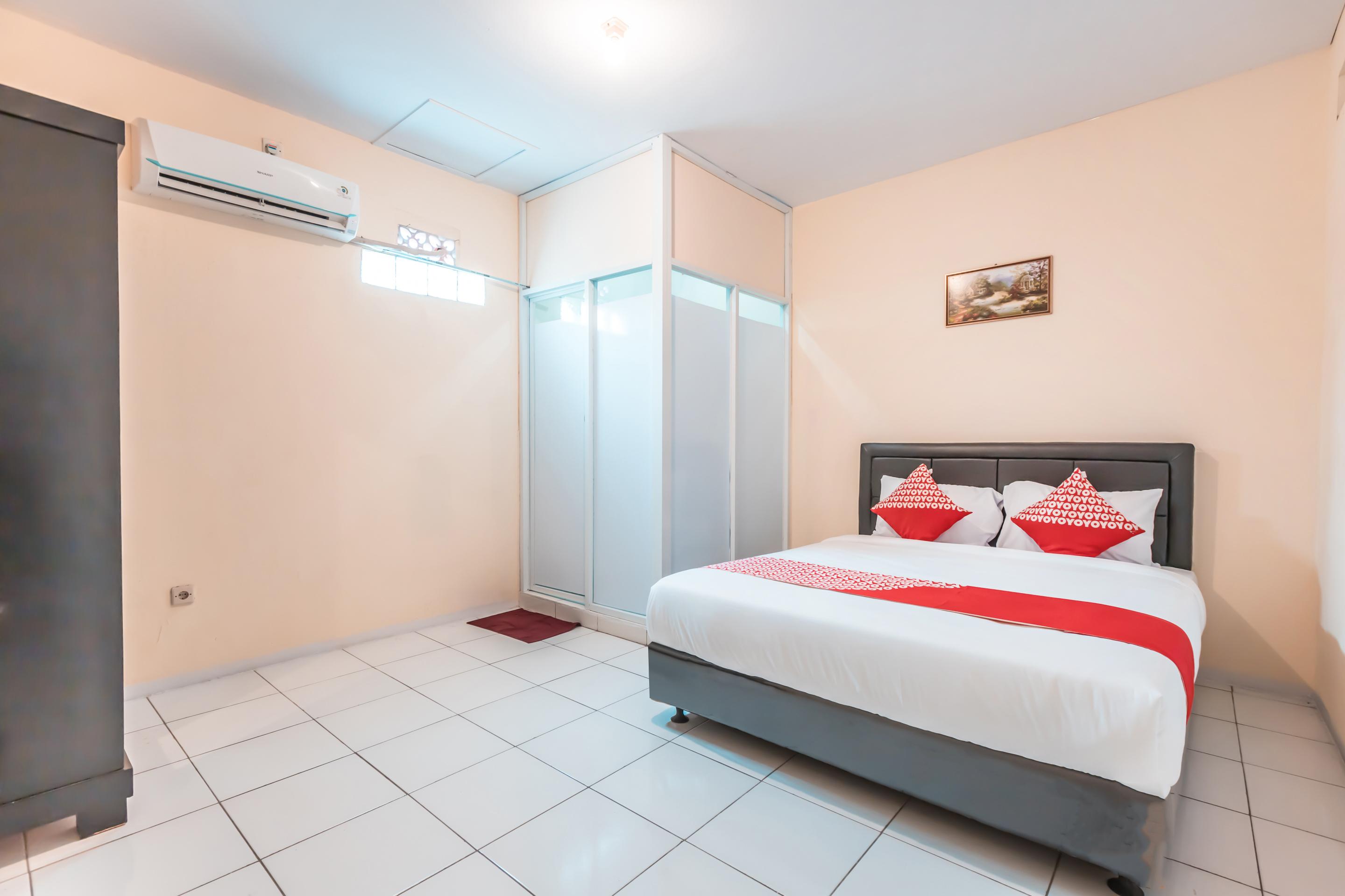 J&B Rooms Pramuka Jakarta Mitra Reddoorz Luaran gambar