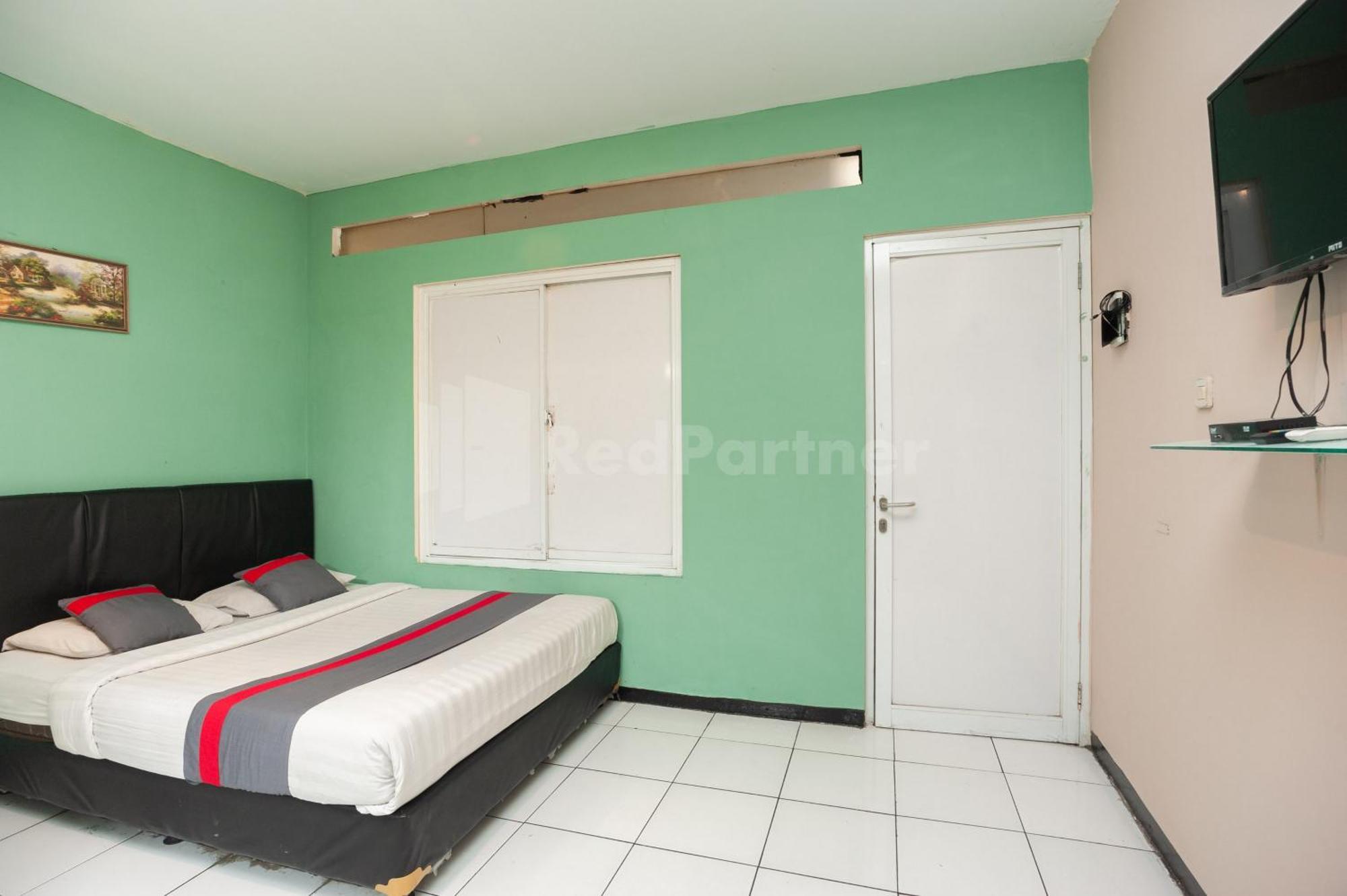 J&B Rooms Pramuka Jakarta Mitra Reddoorz Luaran gambar